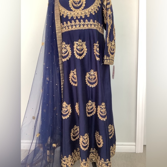 Maxi. Handwork. Net duppatta with sequins. - Picture 3 of 5